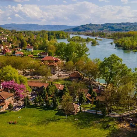 Bed & Breakfast Etno Village Suncana Reka