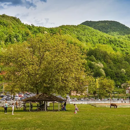 Etno Village Suncana Reka B&B Banja Koviljača