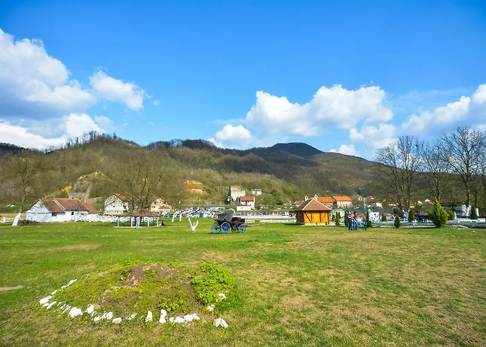 Etno Village Suncana Reka B&B Banja Koviljača